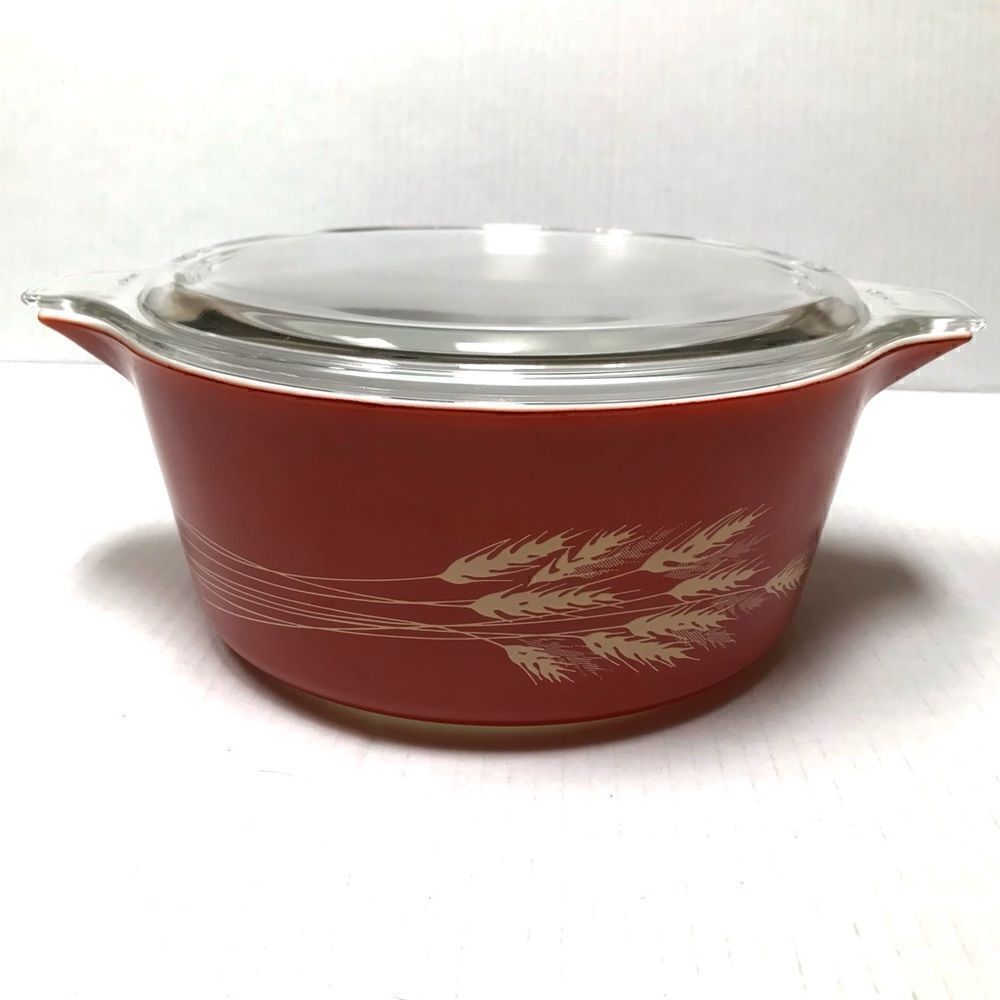 Vintage Pyrex rust Autumn Harvest 475-B 2.5 quart casserole dish with lid